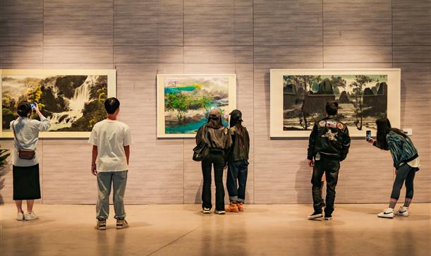 中国日报——艺术点亮城市，刘人岛美术作品展在新都开幕